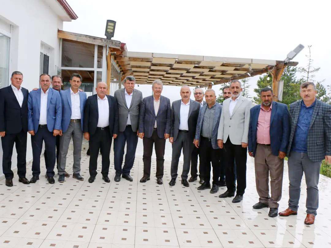 Akay, Coşar ile buluşup değerlendirme yaptı
