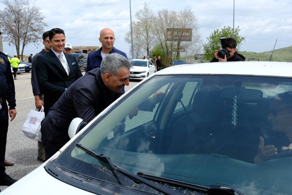 Özkan’dan trafik uygulama noktasına ziyaret