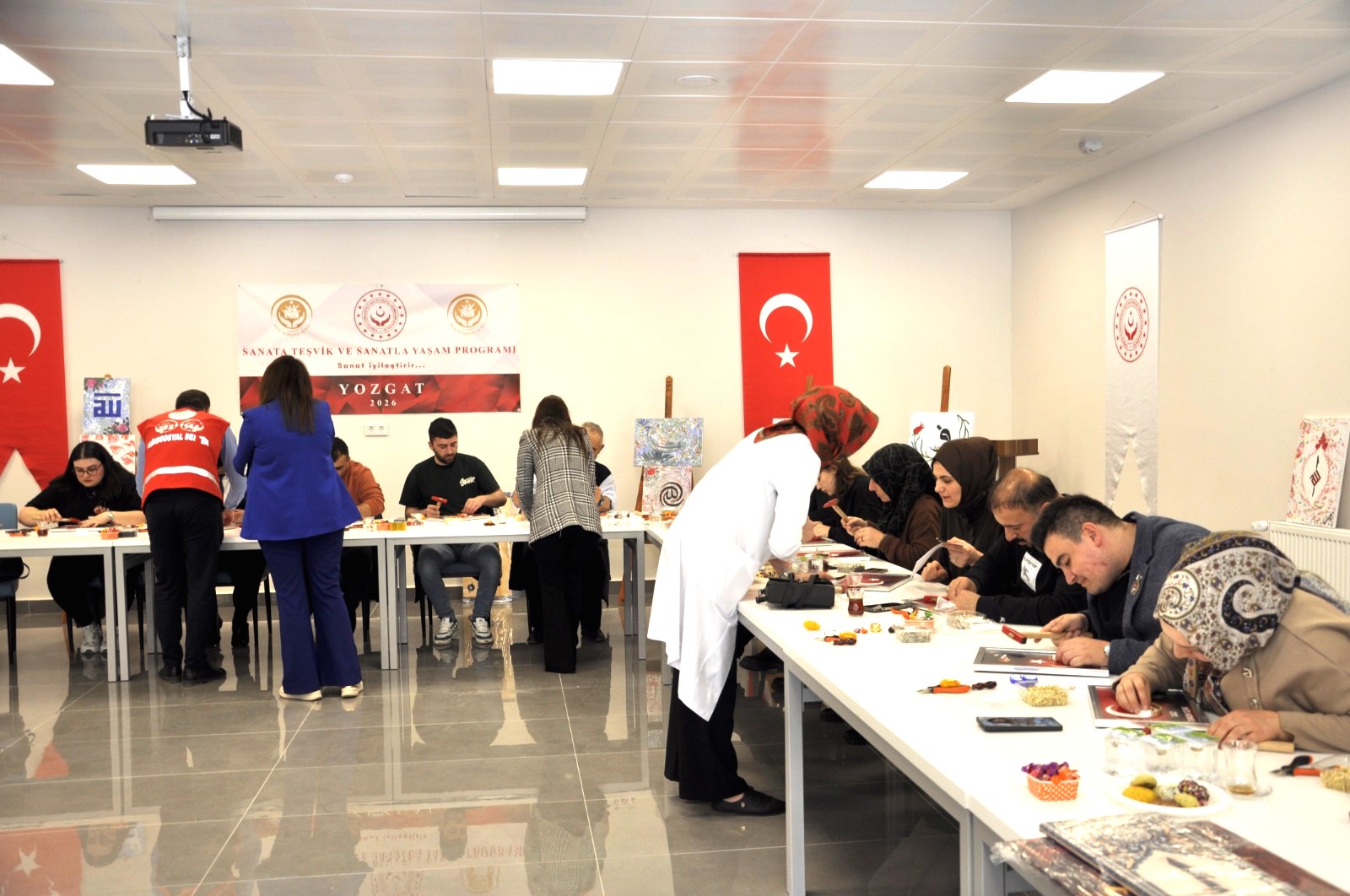Şehit aileleri ve gazilere sanat desteği